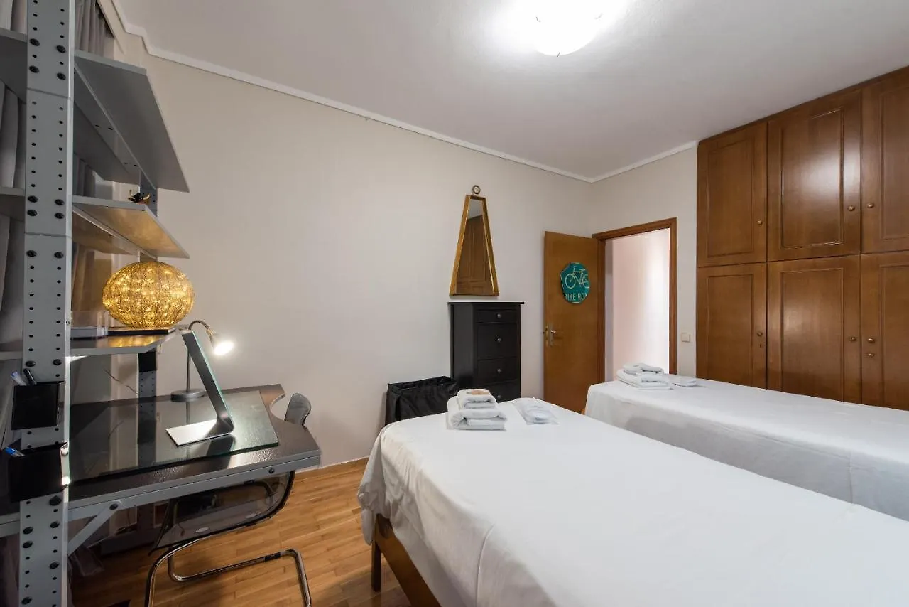 City Moon Seafront 3-Bedroom Apt By Halu! Thessaloniki Griechenland