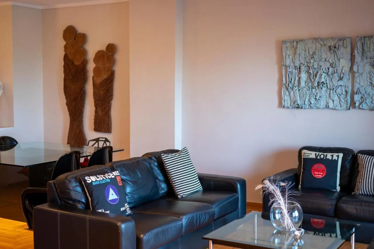Apartmán City Moon Seafront 3-Bedroom Apt By Halu! Soluň